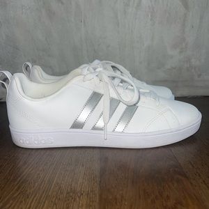 Adidas Originals Grand Court Size 9 1/2